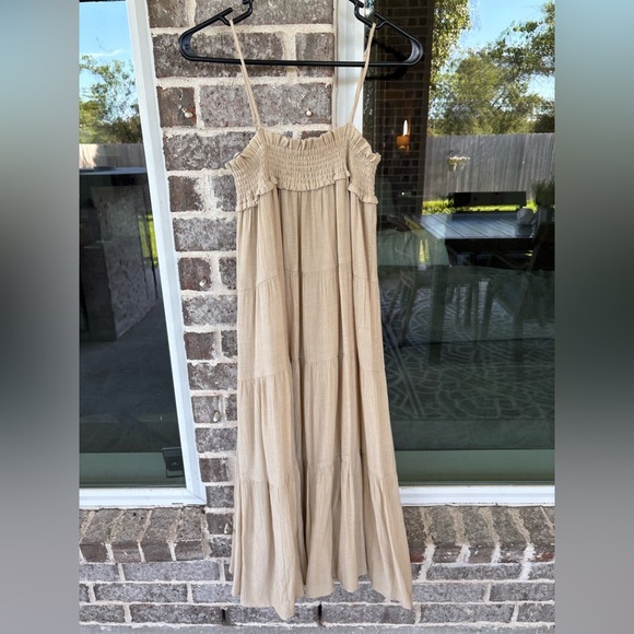 GB Dillard’s Cream Colored Smocked Tiered Sundress Dress - Picture 1 of 12